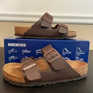 2 strap Birkenstock’s